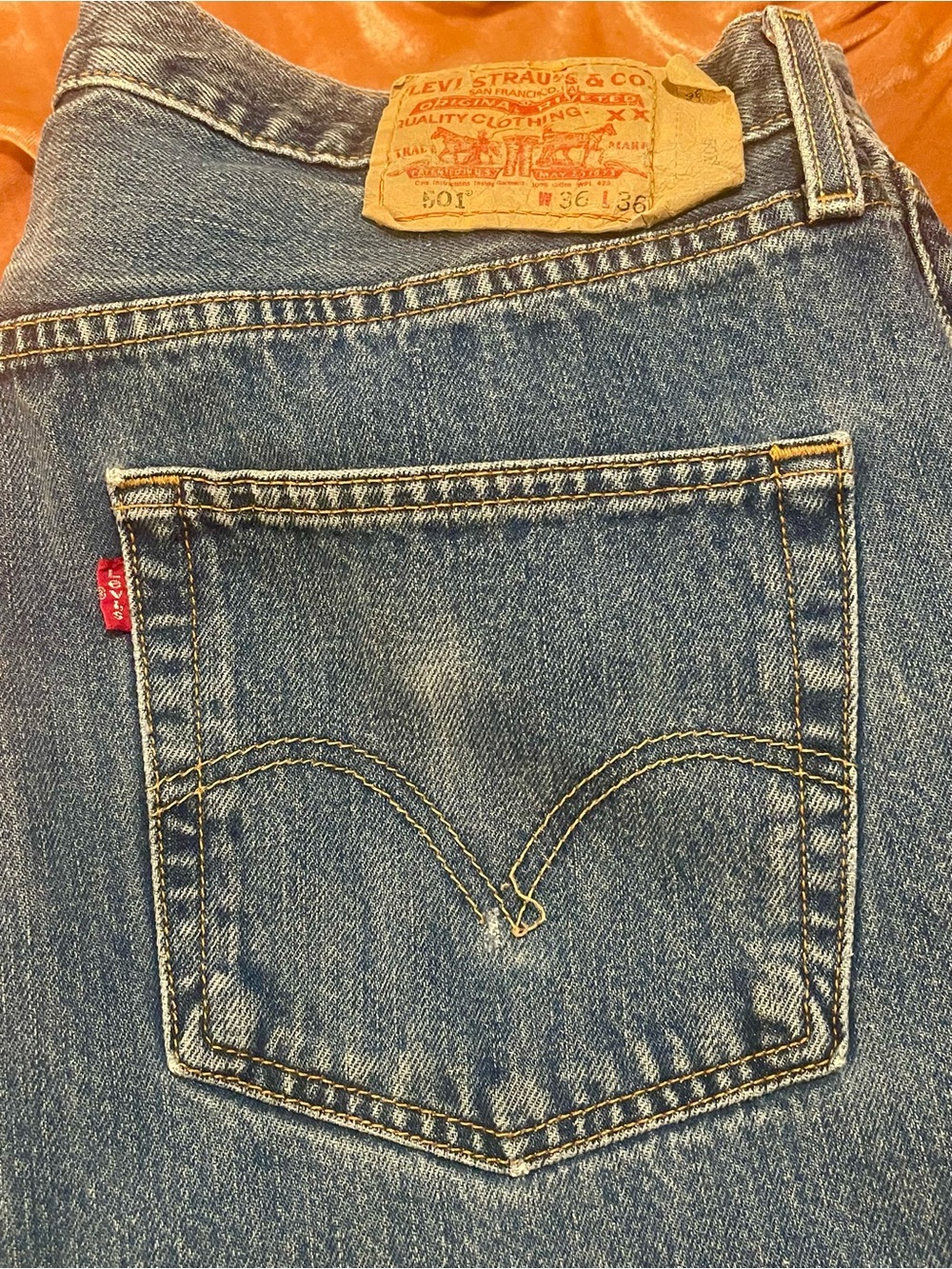 Vintage 90’s Levi's 501 Medium Blue Straight-Leg Denim Button Fly Jeans 36x3 - Picture 16 of 16
